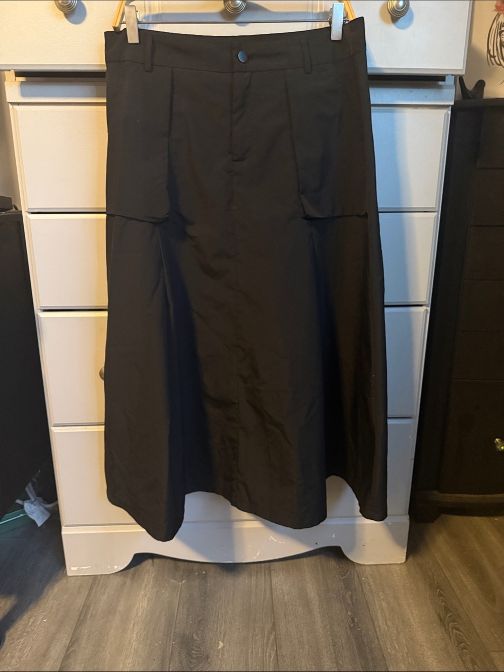 Black A-Line Midi Skirt - Classic Women’s Skirt with pockets